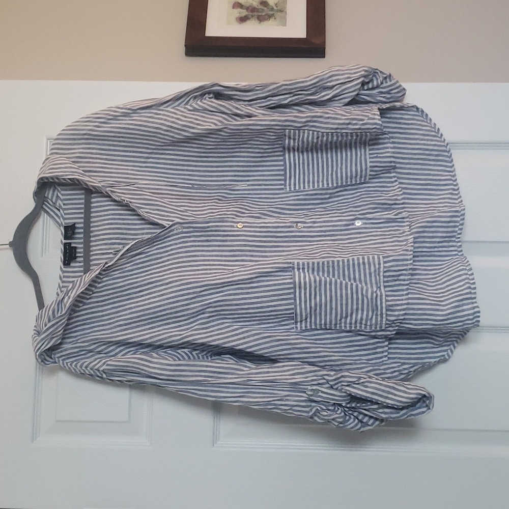 Tahari white and blue striped linen long sleeve blouse. XL.